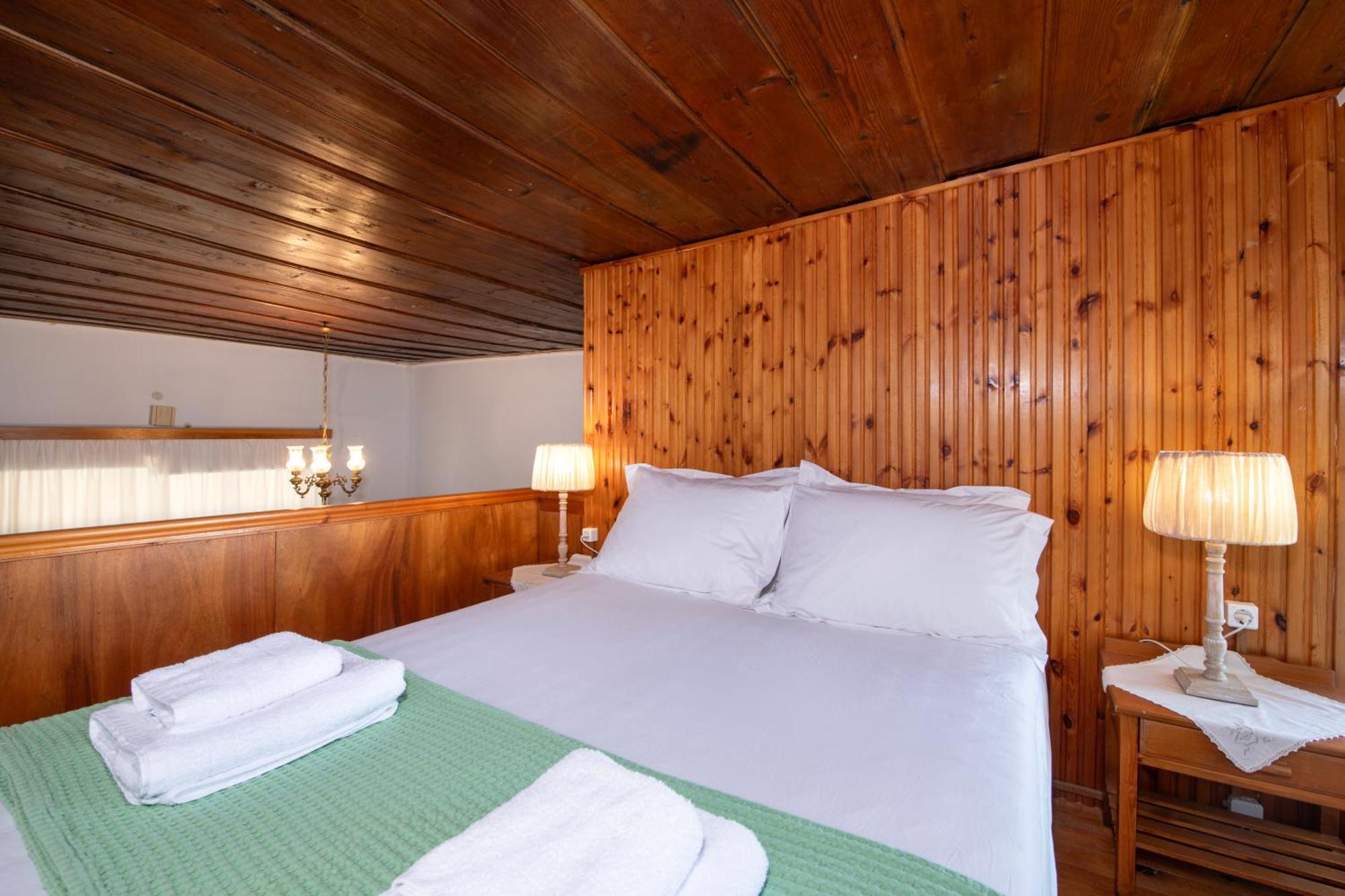 Ismini Apartments カリヴェス エクステリア 写真