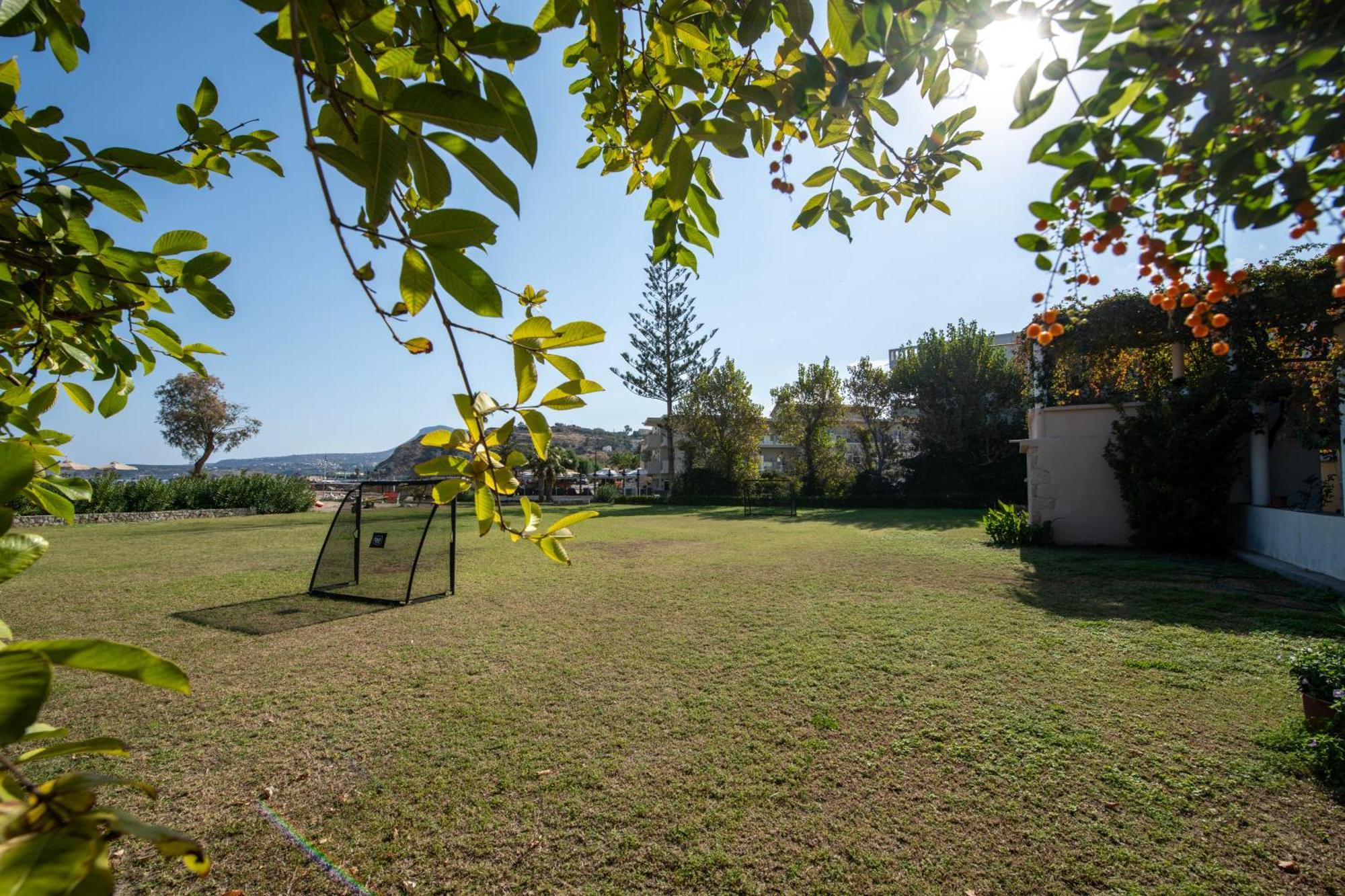 Ismini Apartments カリヴェス エクステリア 写真