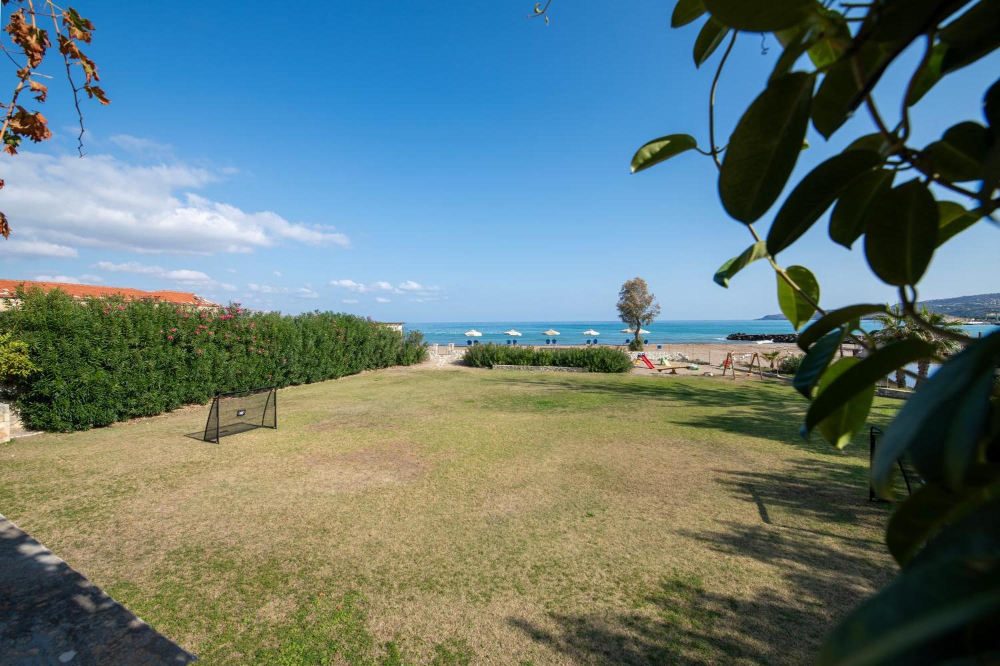 Ismini Apartments カリヴェス エクステリア 写真